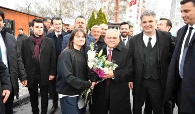 Kayseri Büyükşehir Belediyesi Amatör Spor Kulüplerine Malzeme Dağıtımı Yaptı