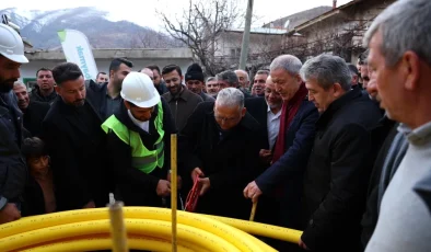 Başkan Büyükkılıç ve Hulusi Akar Yahyalı’da temel atma ve açılış törenlerine katıldı