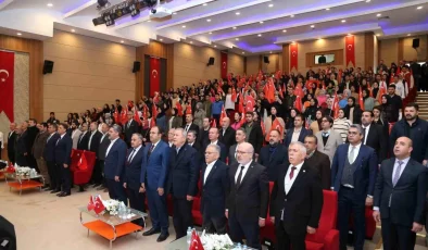 Kayseri Büyükşehir Belediye Başkanı Dr. Memduh Büyükkılıç, Hulusi Akar’ın konferansına katıldı