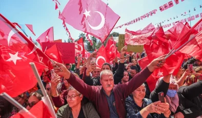 CHP Genel Başkanı Özgür Özel, depreme dirençli kentler inşa etmenin belediyelerin öncelikli görevi olduğunu söyledi