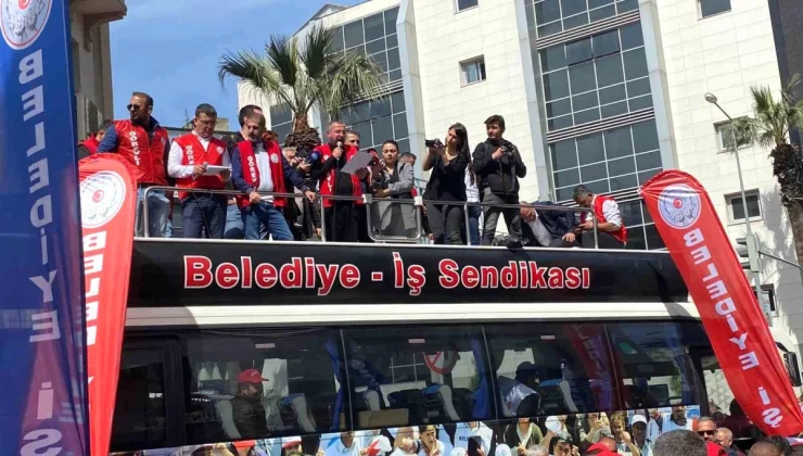 İzmir Büyükşehir Belediyesi İşçileri TİS Görüşmelerinde Tıkanma Nedeniyle Eyleme Çıktı