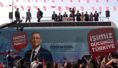 Özgür Özel, İzmir Çiğli’de Halk Buluşmasında Konuştu