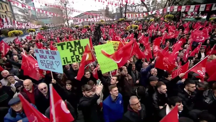 Özgür Özel, Trabzon’da: “İftira Ediyorlar, Kötü Söz Söylüyorlar. Ama Biz Başka Bir Yerdeyiz. Biz Ötekileştirenlere İnat Kucaklaştırıyoruz”