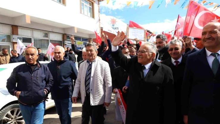 Başkan Büyükkılıç, Felahiye’de düzenlenen mitinge katıldı