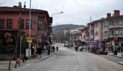 Eskişehir’deki Tarihi Odunpazarı Evleri Bölgesi’ndeki Esnaf, Kemal Zeytinoğlu Caddesi’nin Saatlerinin Düzenlenmesini İstiyor