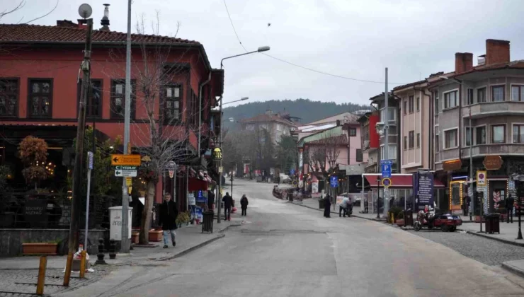 Eskişehir’deki Tarihi Odunpazarı Evleri Bölgesi’ndeki Esnaf, Kemal Zeytinoğlu Caddesi’nin Saatlerinin Düzenlenmesini İstiyor