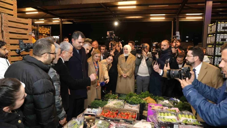 Murat Kurum, Bayrampaşa Sebze ve Meyve Hali’ni Ziyaret Etti