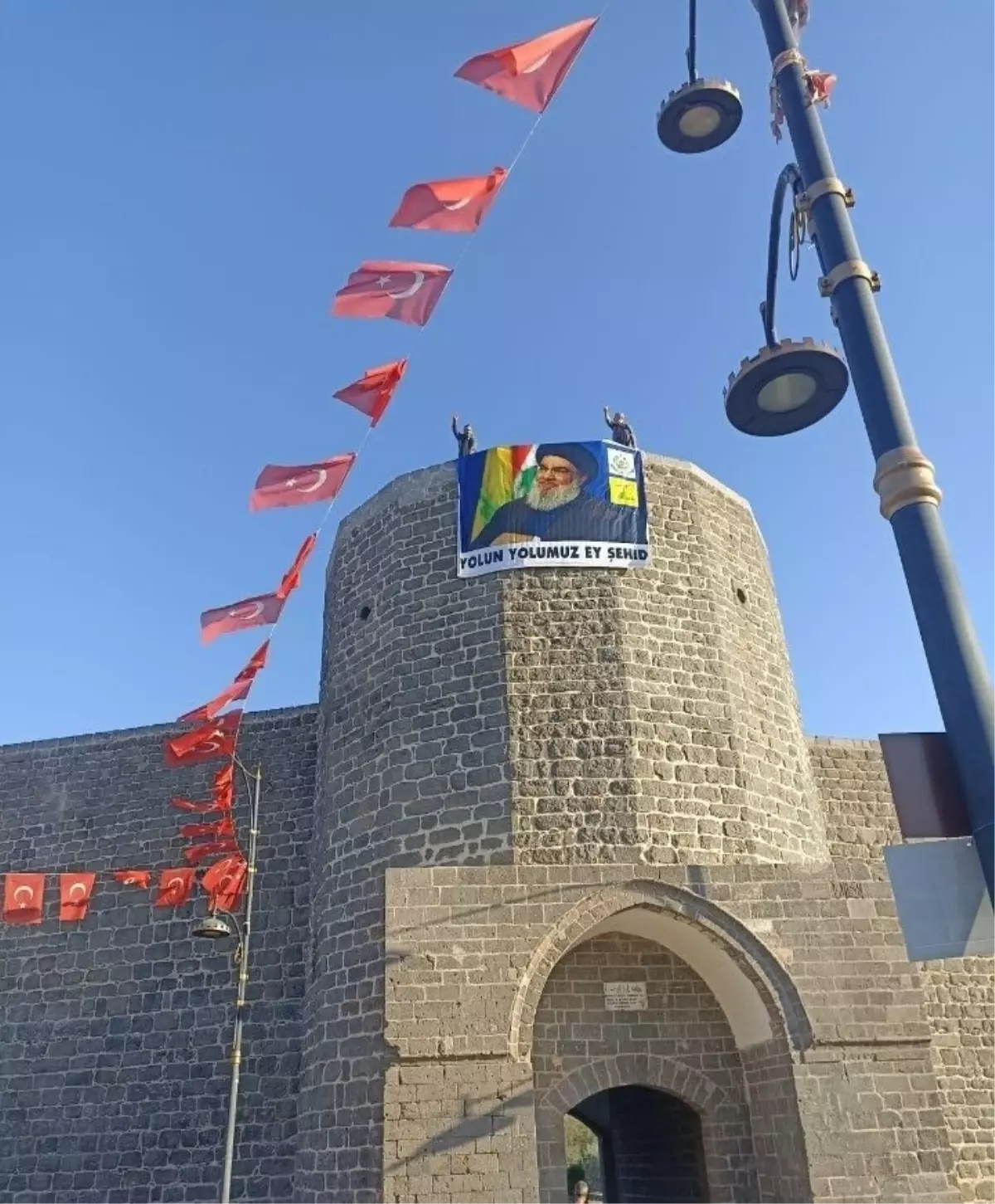 Diyarbakır’da Nasrallah Posteri