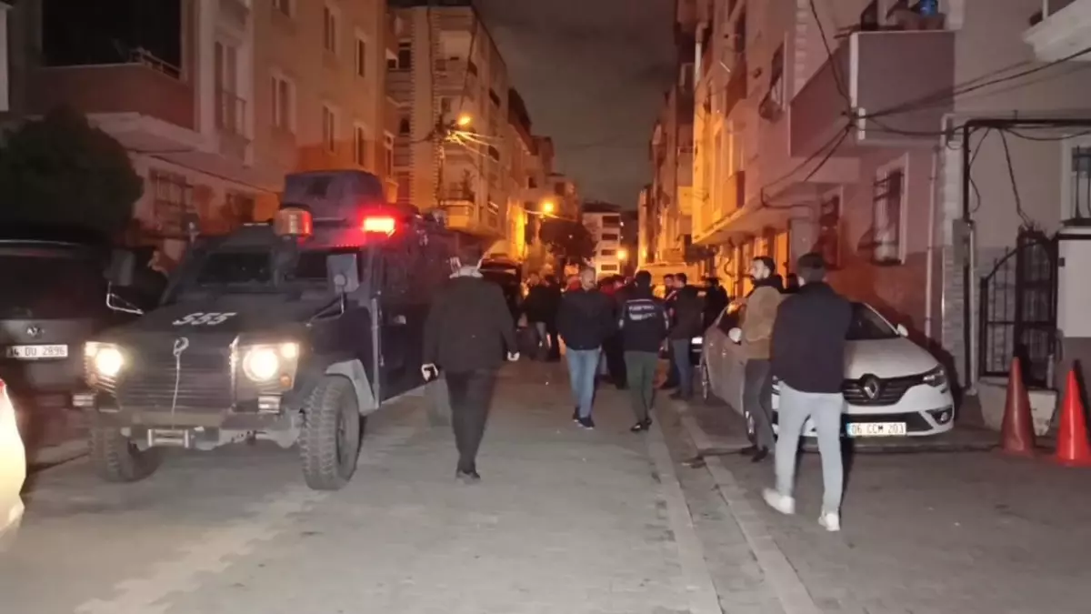 Esenyurt’ta Polis Ekiplerine Saldırı: Bir Memur Yaralı