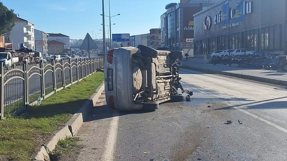 Bafra’da Otomobil Devrildi: Sürücü Yaralı