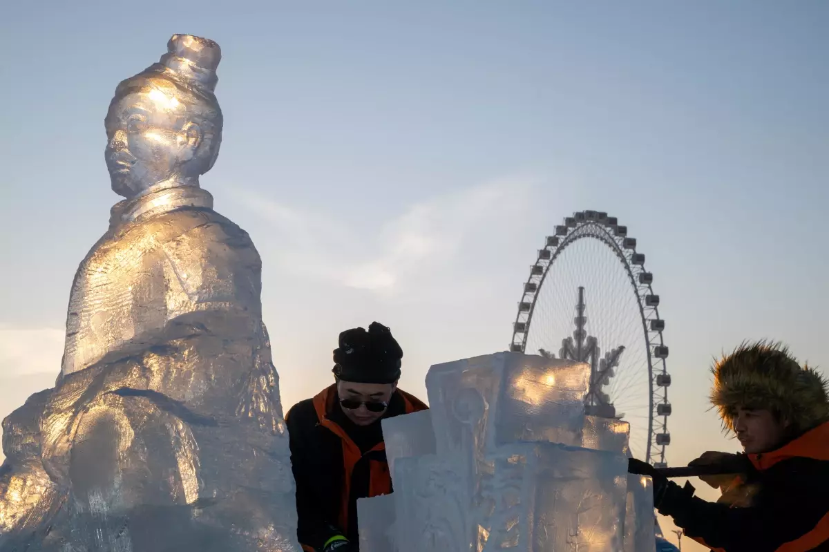 Harbin’de Buz Heykelleri Sergisi